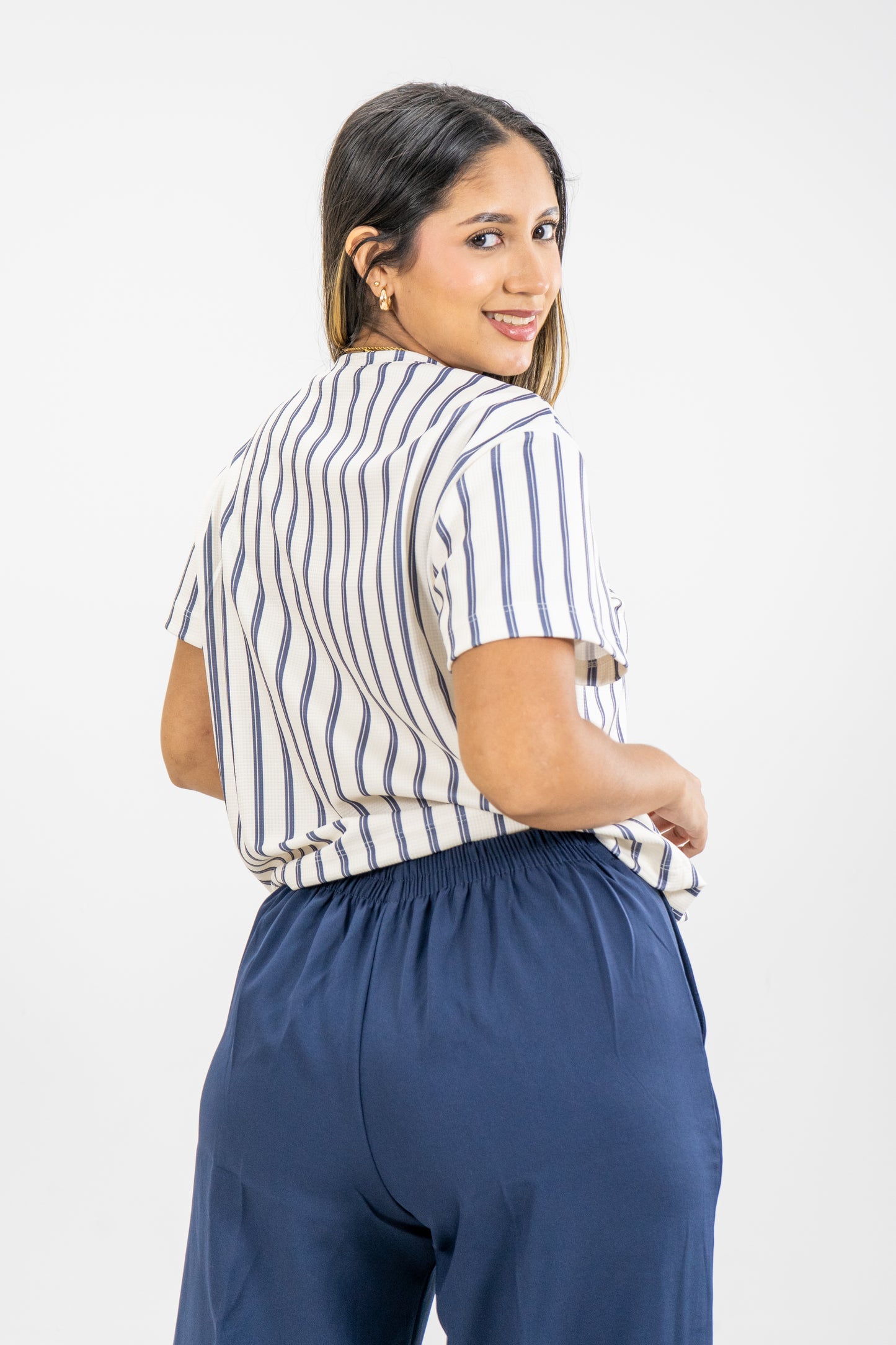 CAMISETA EN MALLA - COLOR AZUL CLARO