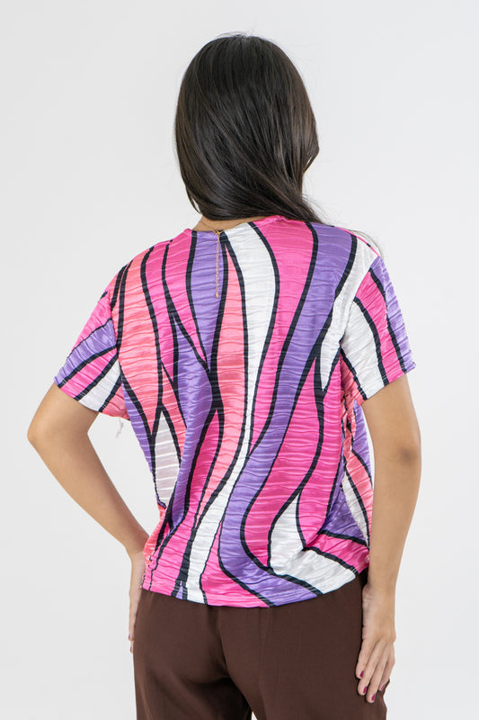 CAMISETA PLIZADA MULTICOLOR FUCSIA