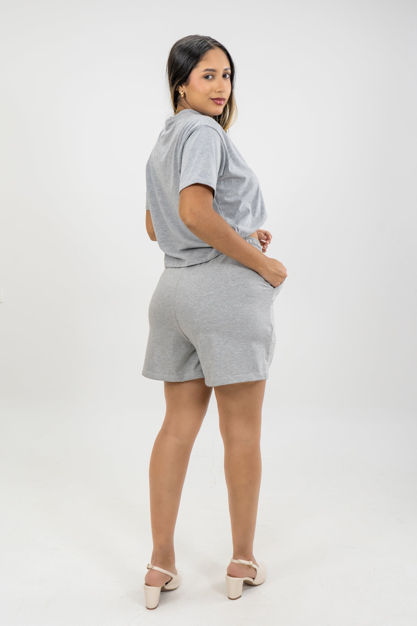 SHORT CRISTAL - COLOR GRIS