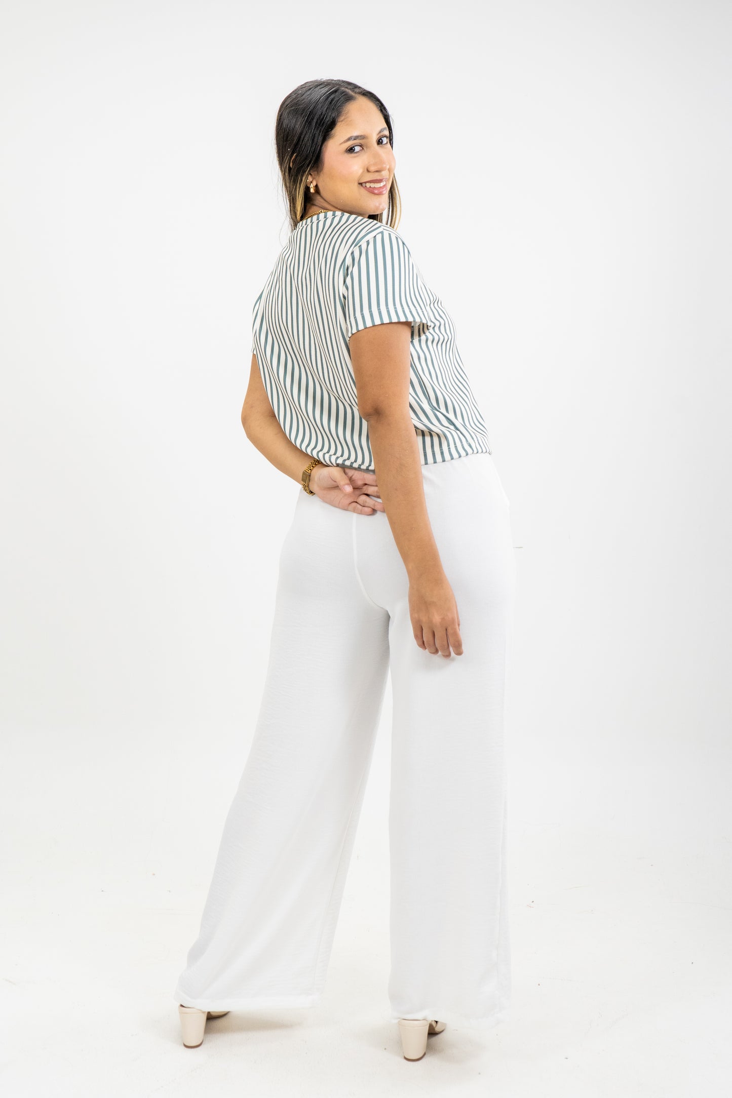 CAMISETA EN MALLA - COLOR VERDE