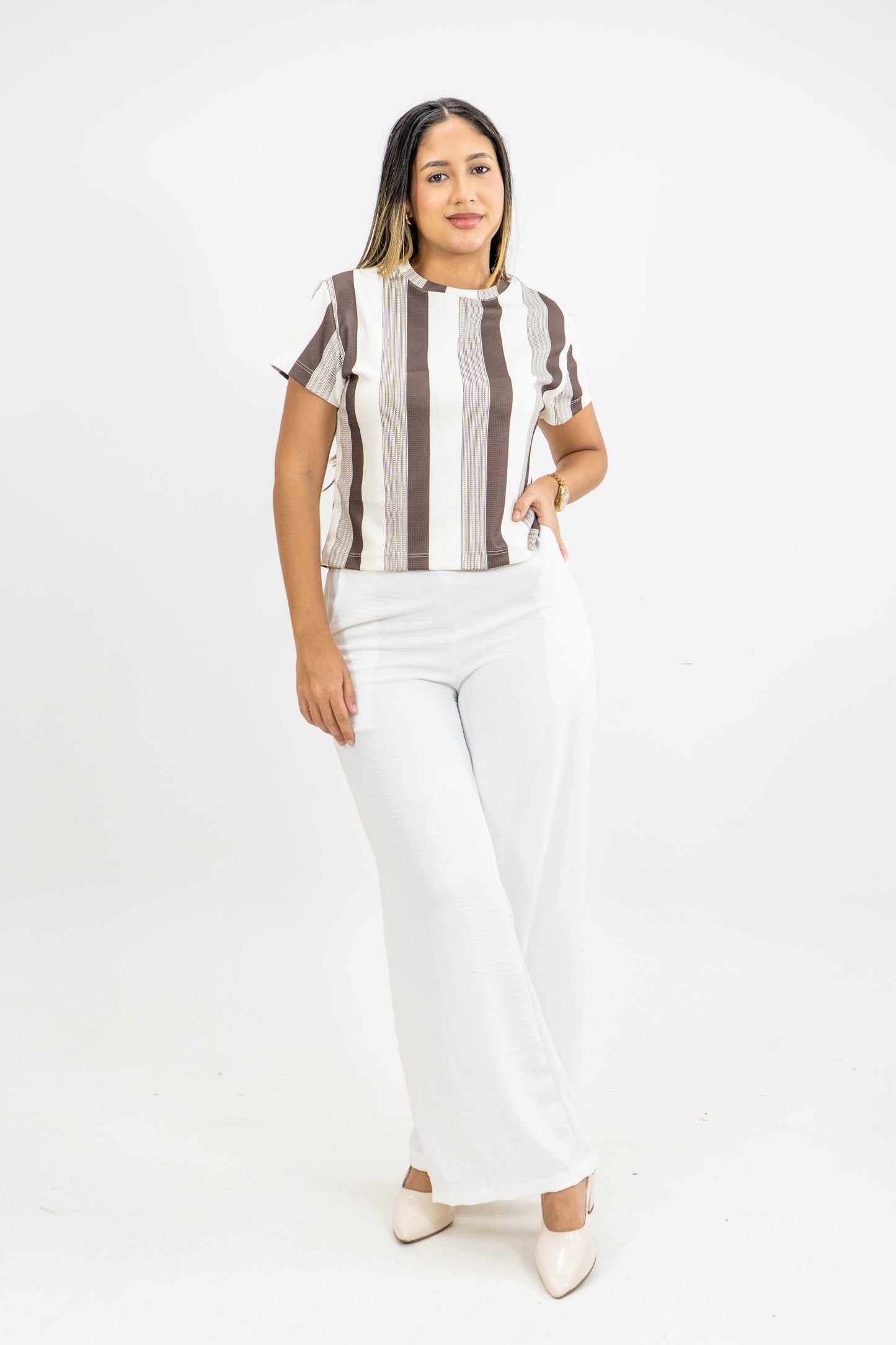 CAMISETA EN MALLA - COLOR MARRON