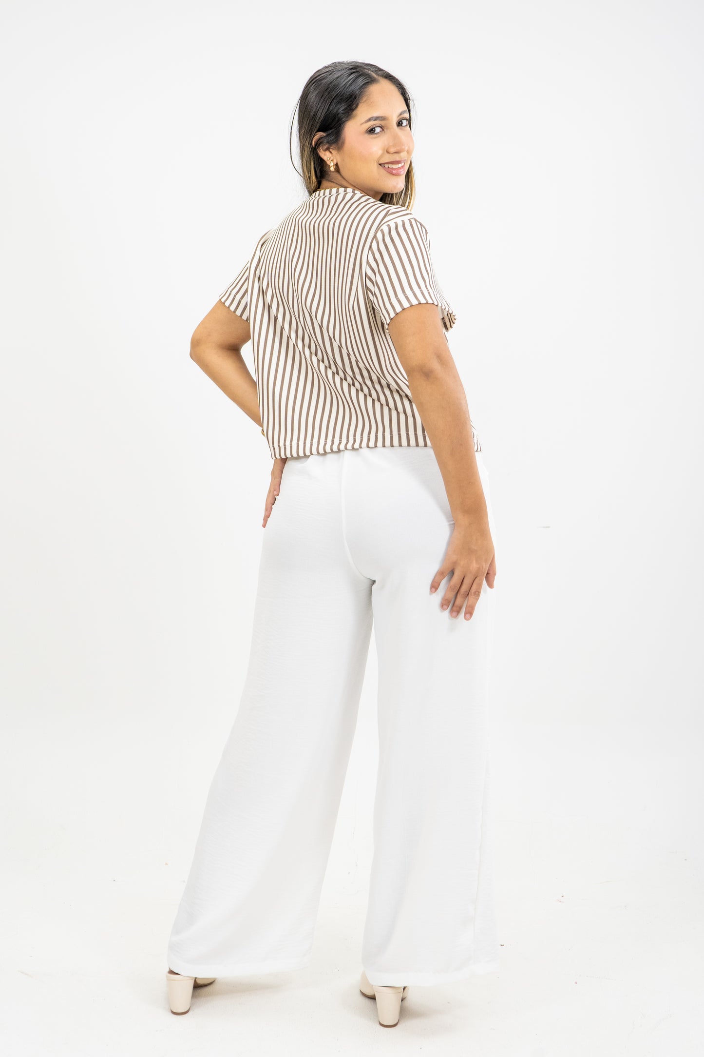 CAMISETA EN MALLA - COLOR BEIGE