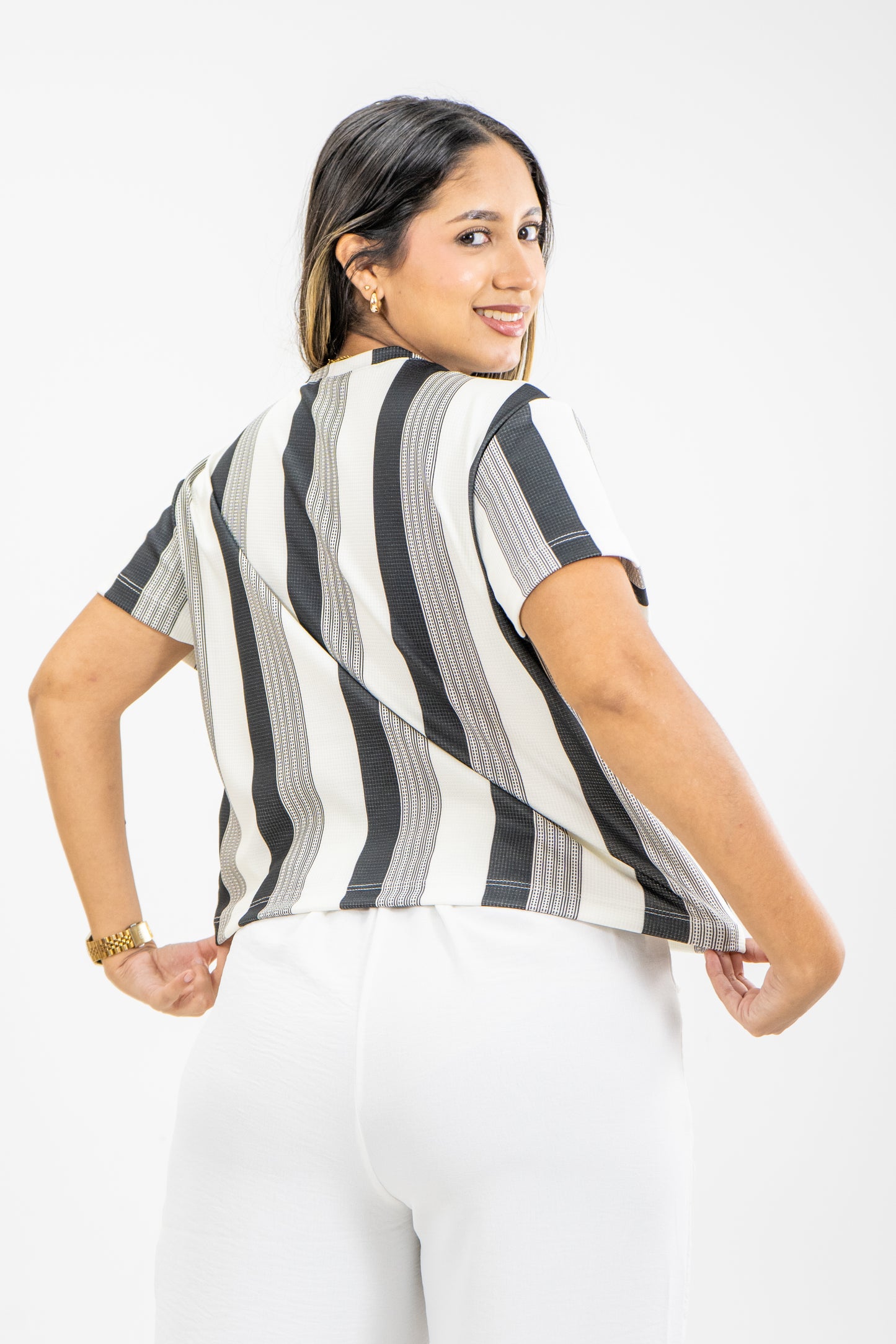 CAMISETA EN MALLA - COLOR NEGRO/GRIS