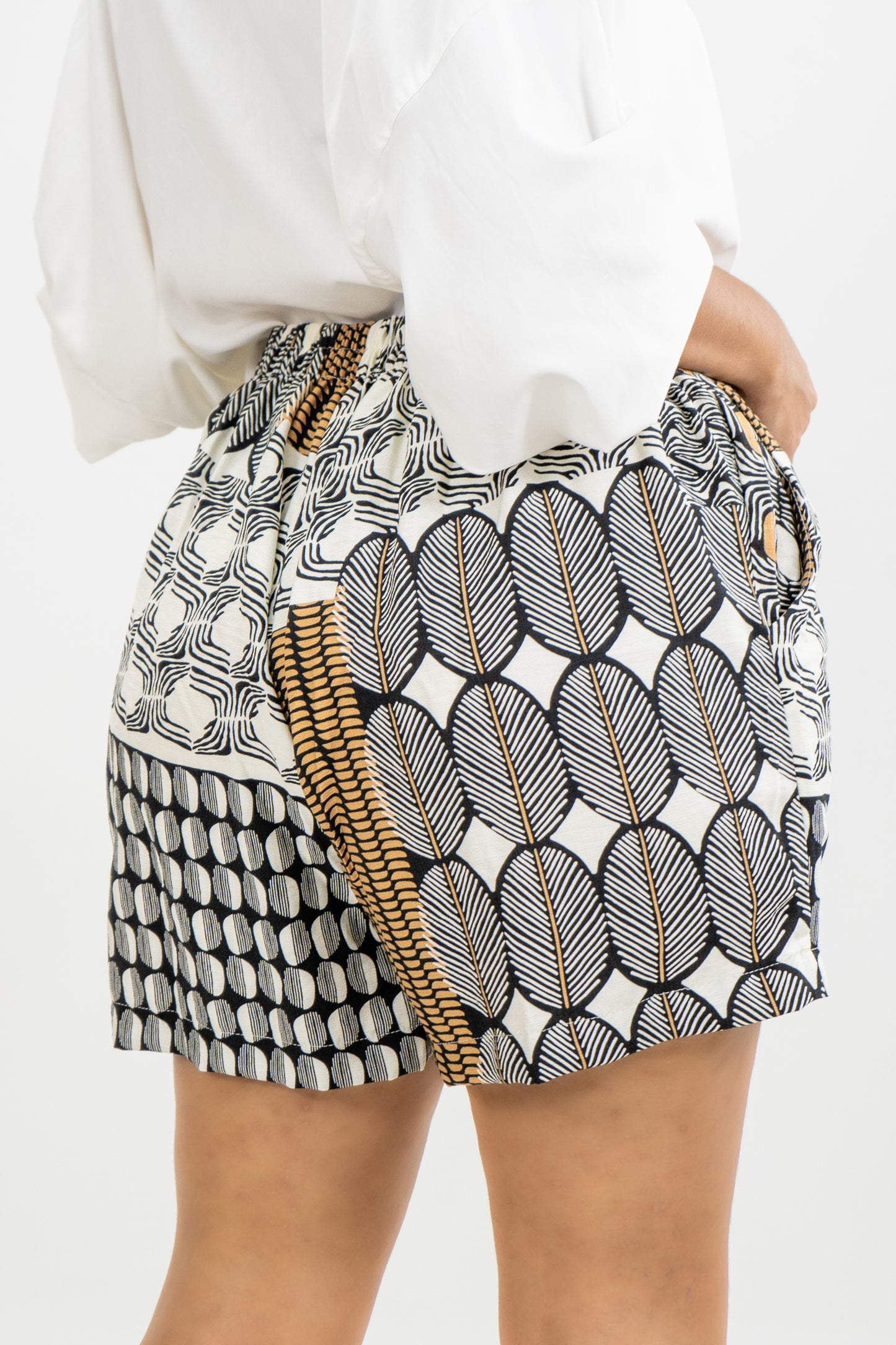 SHORT HADDI - COLOR BEIGE