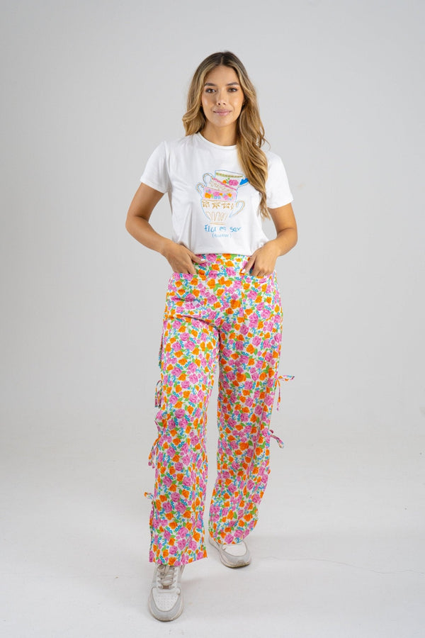 SET PANTALÓN KARINA - FLORES - Sofisticadas