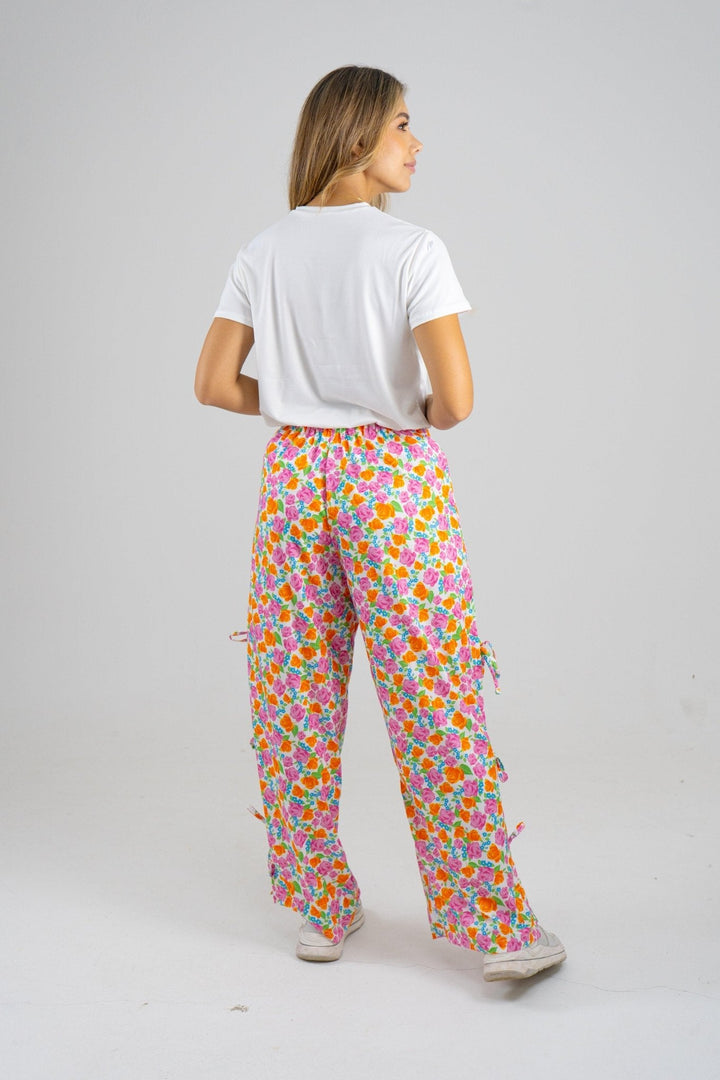 SET PANTALÓN KARINA - FLORES - Sofisticadas